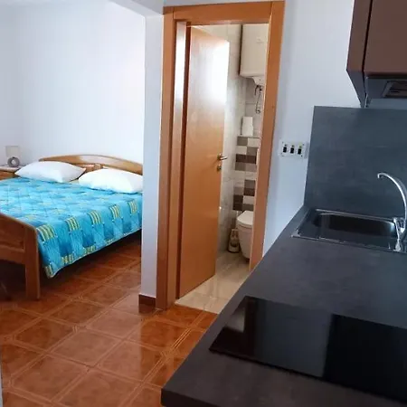 Studio Apartman 9 Apartment